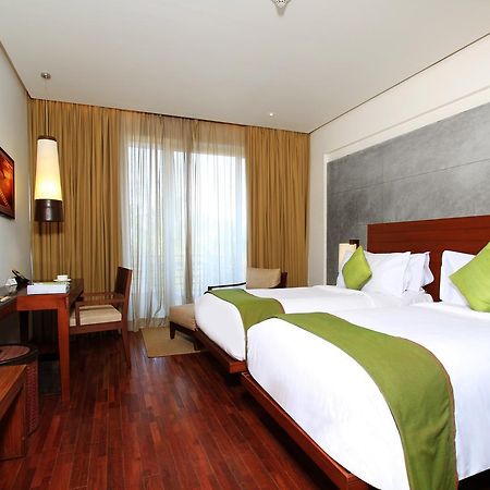 Holiday Inn & Suites Bengaluru Whitefield Ngoại thất bức ảnh